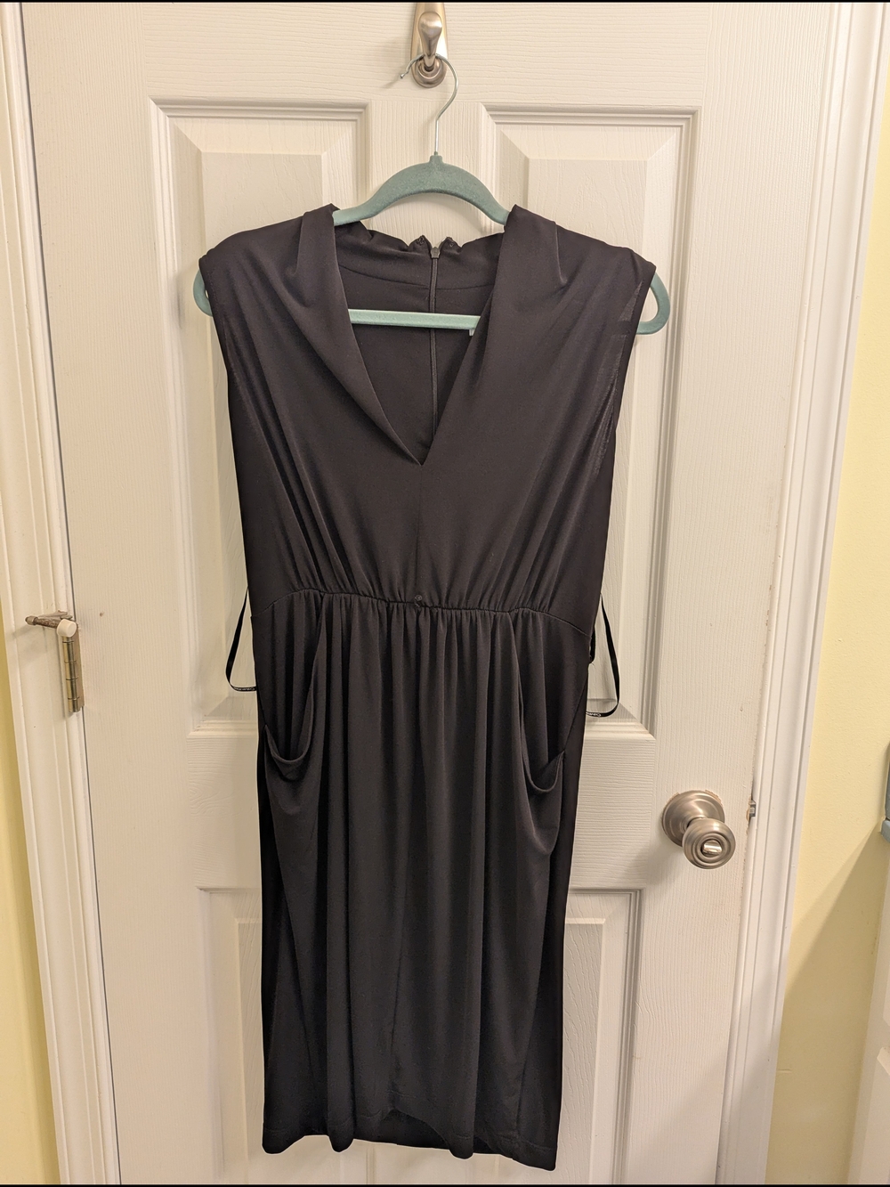 Calvin Klein Black Midi V-Neck Sleeveless Dress